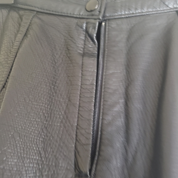 Black leather POWER SKIRT - Picture 8 of 8